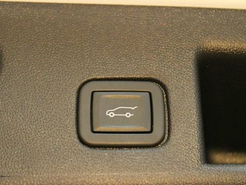 Used 2024 Chevrolet Equinox RS w/ LPO, Floor Liner Package AWD/4WD image 18