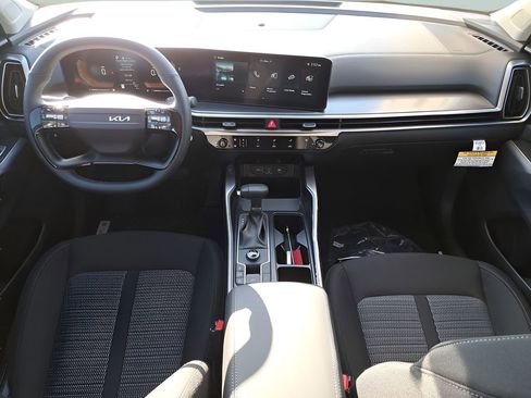 New 2026 Kia Sorento LX FWD image 15