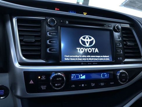 Certified 2017 Toyota Highlander XLE image 27