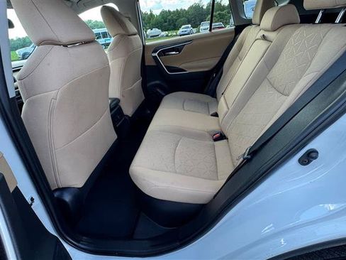 Used 2021 Toyota RAV4 XLE AWD/4WD image 36