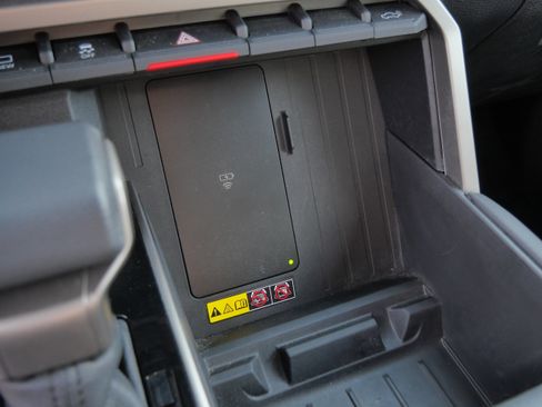 Certified 2025 Toyota Tundra Limited AWD/4WD image 30
