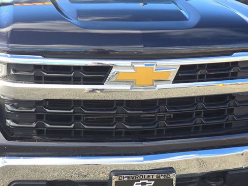 Used 2022 Chevrolet Silverado 1500 LT image 45