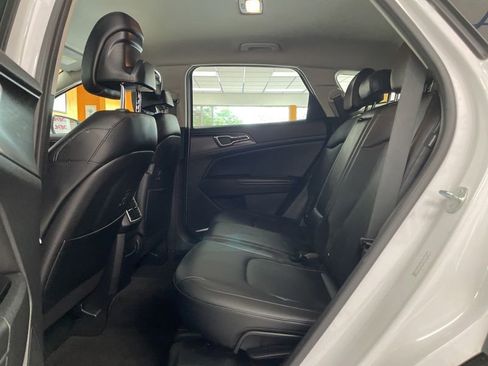 Used 2024 Kia Sportage EX FWD image 13