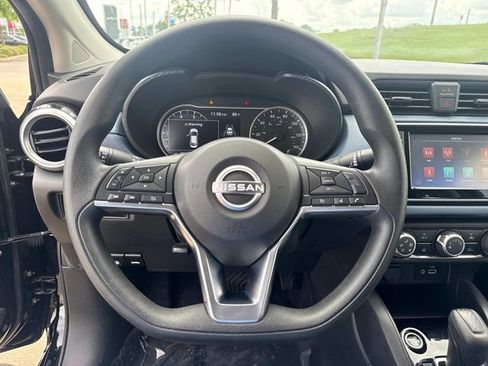 Used 2025 Nissan Versa SV FWD image 27
