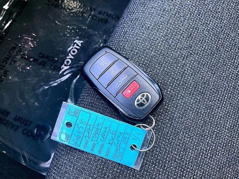 Used 2023 Toyota Crown XLE image 11