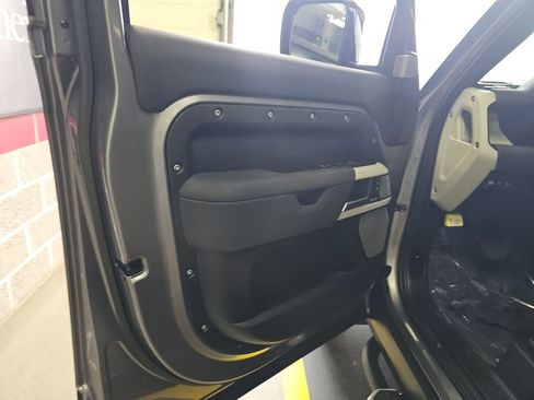 Used 2023 Land Rover Defender 130 SE AWD/4WD image 16