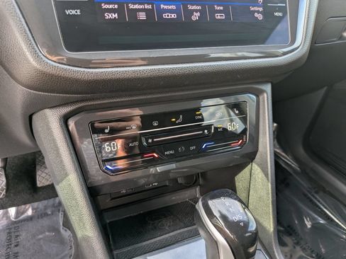 Used 2023 Volkswagen Tiguan SE FWD image 22