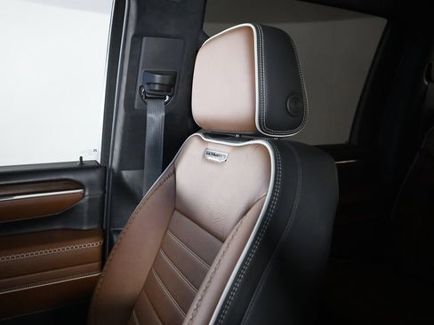 Used 2024 GMC Sierra 3500 Denali Ultimate image 44