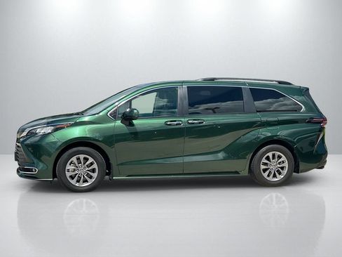 Certified 2023 Toyota Sienna XLE w/ XLE Plus Package FWD image 8