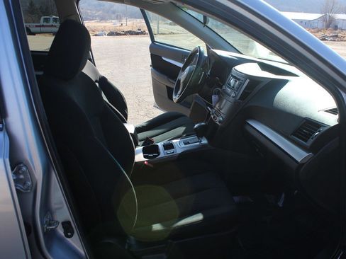 Used 2013 Subaru Outback 2.5i Premium image 33