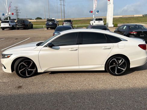 Used 2021 Honda Accord Sport image 6