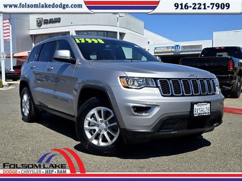 Used 2021 Jeep Grand Cherokee Laredo image 1