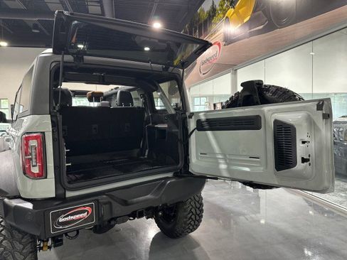 Used 2022 Ford Bronco Outer Banks w/ Sasquatch Package AWD/4WD image 36