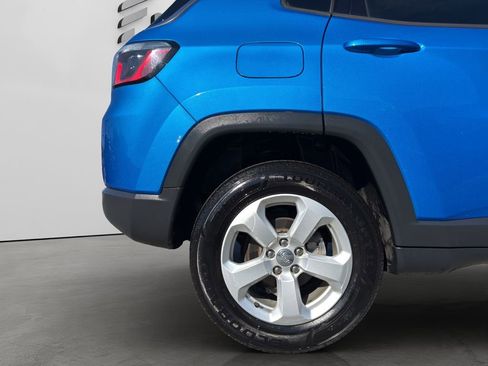 Used 2018 Jeep Compass Latitude AWD/4WD image 29