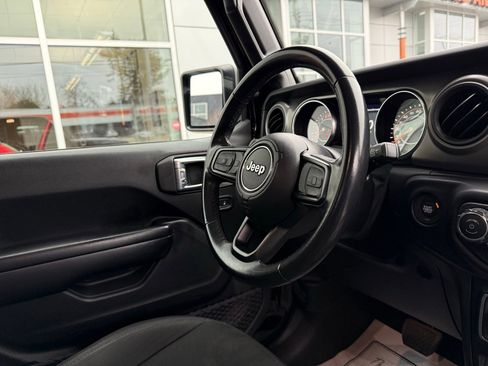 Used 2021 Jeep Gladiator Sport image 28