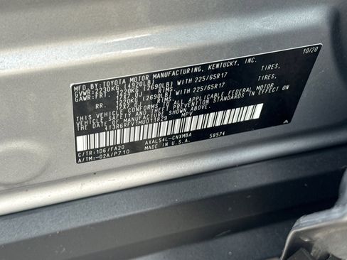 Used 2021 Toyota RAV4 XLE AWD/4WD image 31