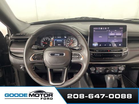 Used 2024 Jeep Compass Trailhawk AWD/4WD image 12