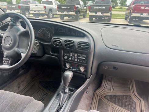 Used 2001 Pontiac Grand Prix GT w/ Opt Pkg 1 FWD image 11