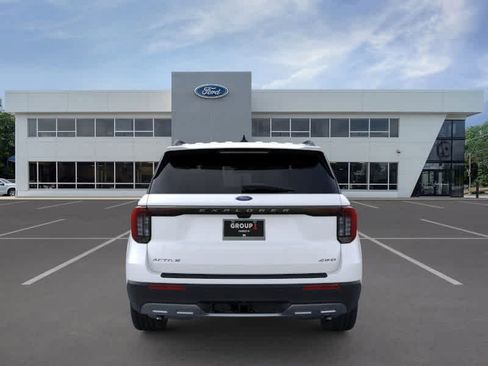 New 2026 Ford Explorer Active w/ Active Comfort Package image 5