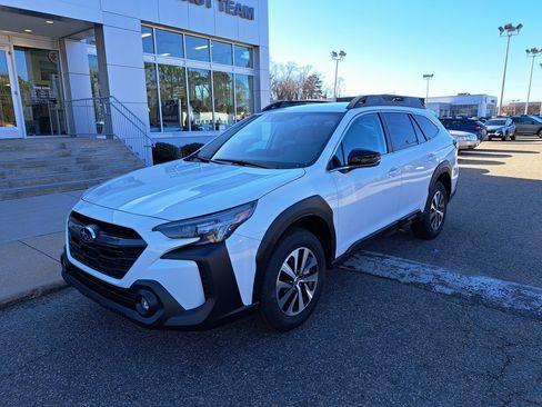 New 2025 Subaru Outback Premium w/ Popular Package #1A image 2