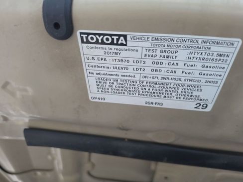 Used 2017 Toyota Tacoma SR5 w/ Tow Package RWD image 12