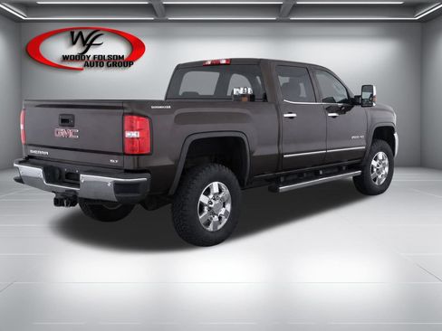 Used 2018 GMC Sierra 2500 SLT w/ Duramax Plus Package AWD/4WD image 3