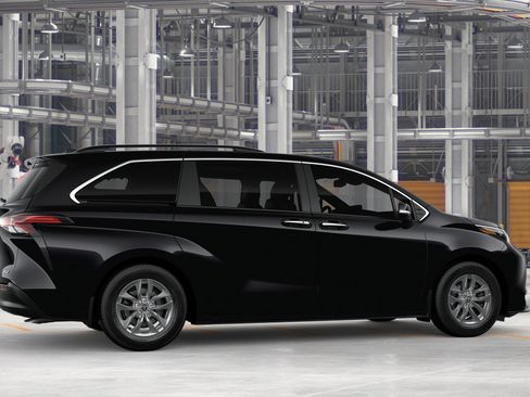 New 2026 Toyota Sienna XLE FWD image 13