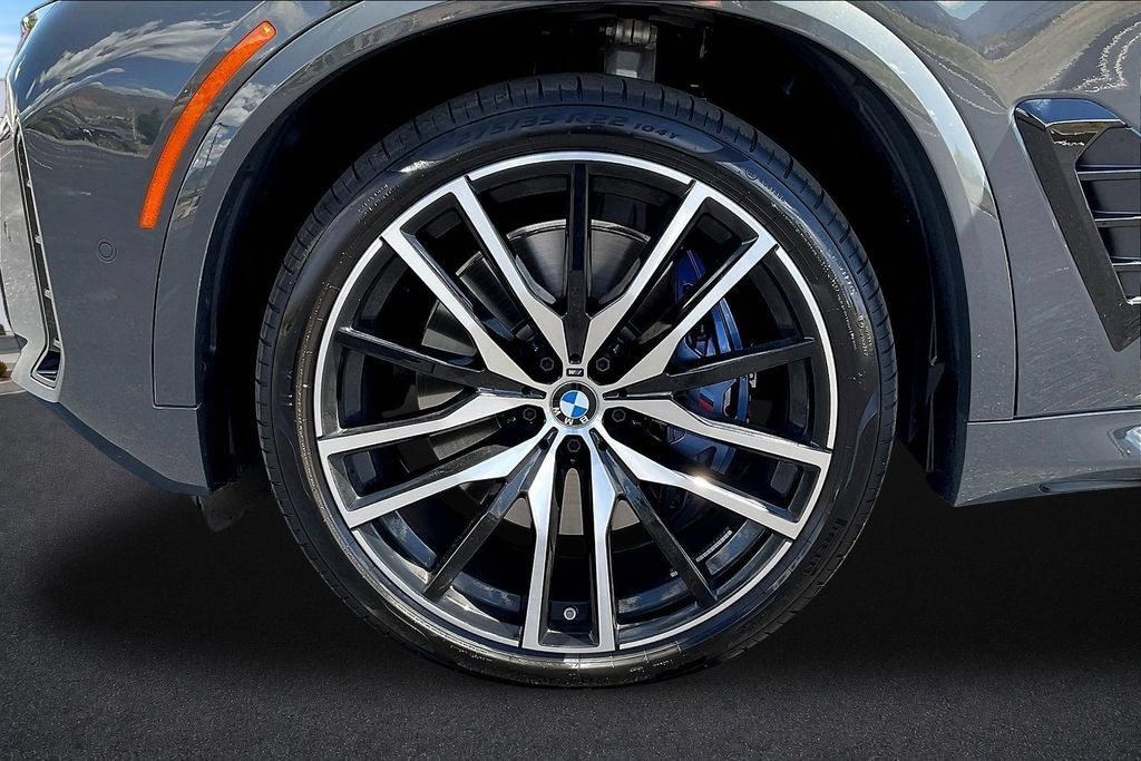 Used 2025 BMW X5 M60i AWD/4WD image 34