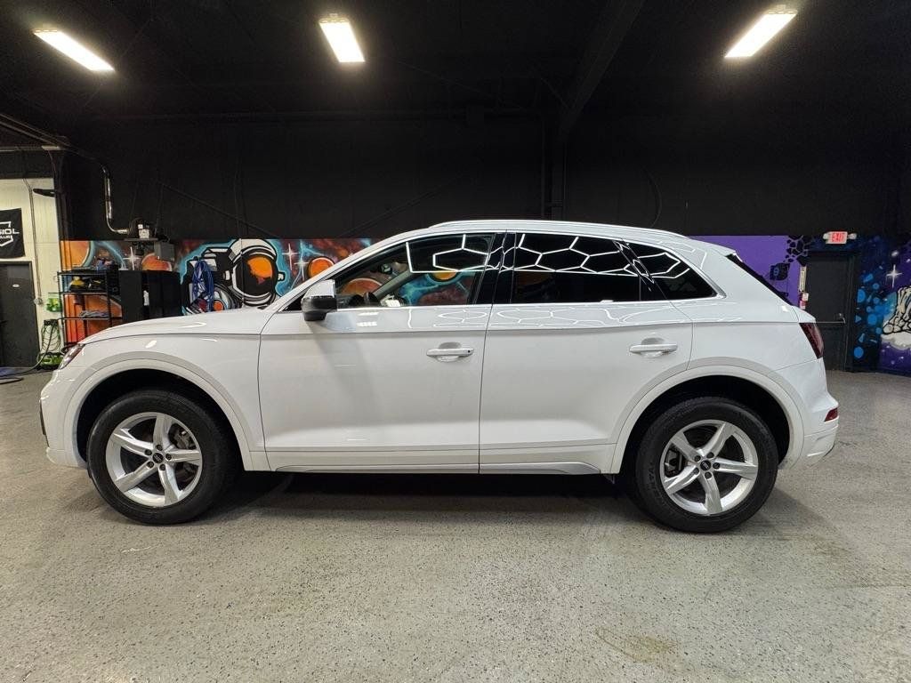 Used 2023 Audi Q5 2.0T Premium w/ Convenience Package AWD/4WD image 2