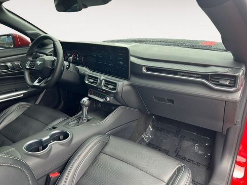 Used 2025 Ford Mustang GT Premium RWD image 13