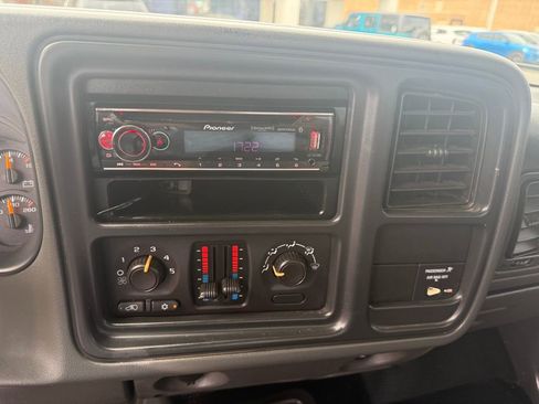Used 2007 GMC Sierra 2500 W/T RWD image 15
