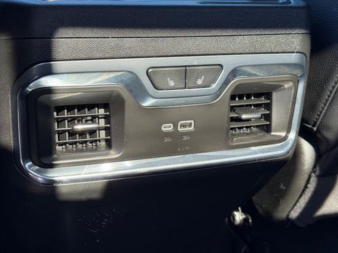 Used 2024 GMC Sierra 1500 Denali image 12
