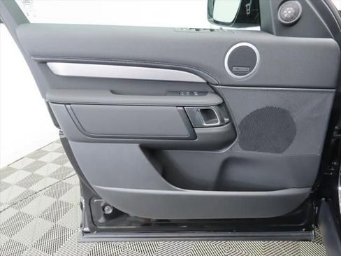 New 2026 Land Rover Discovery Limited Edition image 24