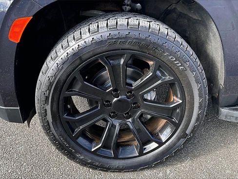 Used 2023 GMC Yukon SLT image 8