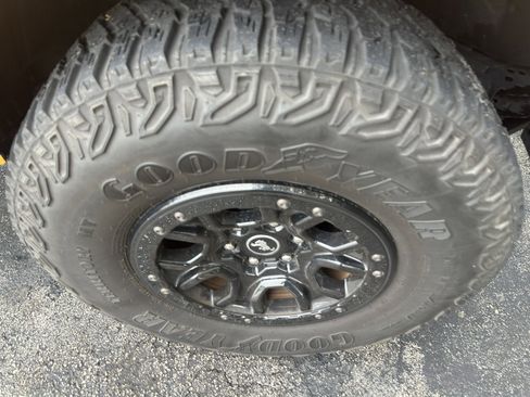 Used 2022 Ford Bronco Wildtrak image 20