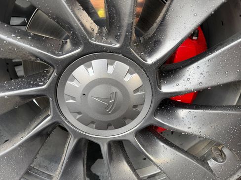 Used 2022 Tesla Model Y Performance AWD/4WD image 32