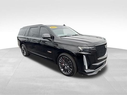 Used 2023 Cadillac Escalade ESV V AWD/4WD image 3
