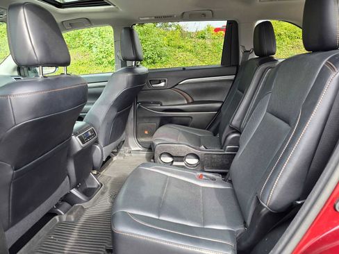 Used 2017 Toyota Highlander Limited image 17