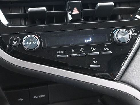 Used 2024 Toyota Camry SE image 23