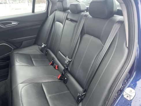Used 2019 Alfa Romeo Giulia image 18