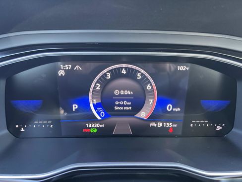 Certified 2024 Volkswagen Jetta SE w/ Panoramic Sunroof Package image 11