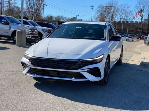 New 2026 Hyundai Elantra SEL Sport image 3