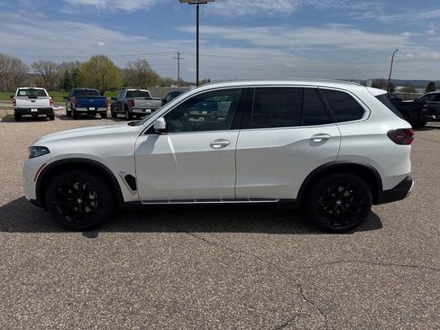 Used 2024 BMW X5 xDrive40i w/ Premium Package AWD/4WD image 2