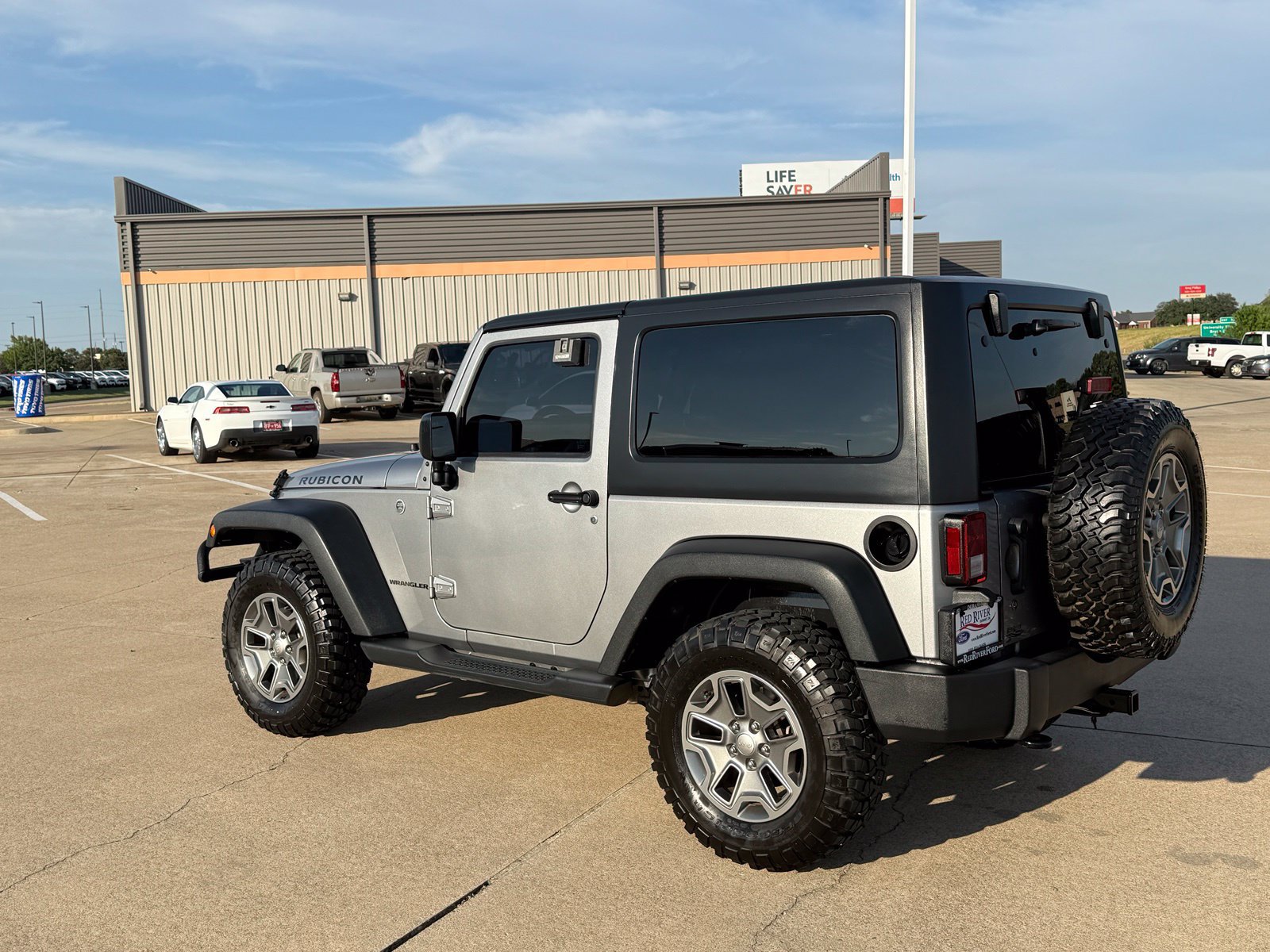 Used 2017 Jeep Wrangler Rubicon w/ Power Convenience Group AWD/4WD image 7