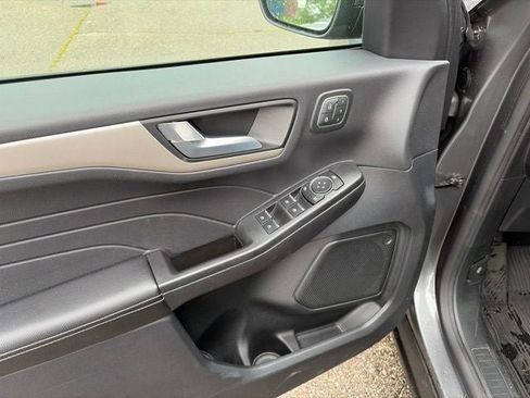 Used 2022 Ford Escape SEL w/ Technology Package FWD image 5