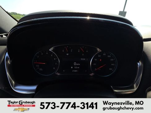 Used 2023 Chevrolet Traverse LT FWD image 16