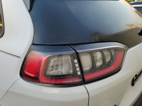 Used 2022 Jeep Cherokee Trailhawk w/ Comfort/Convenience Group image 8