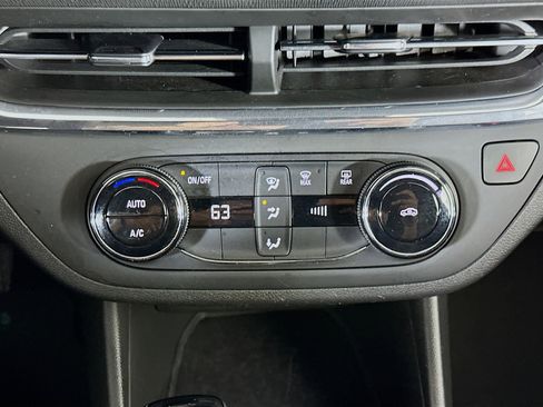 Used 2025 Buick Envista Preferred image 22