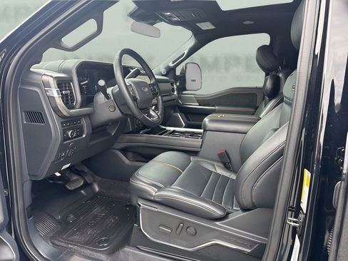 Used 2023 Ford F350 Platinum image 9