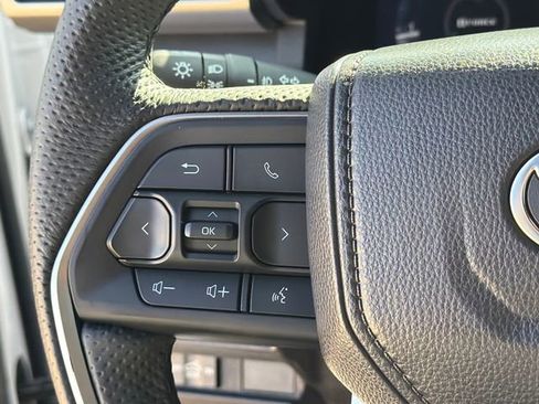 Used 2024 Toyota Tacoma TRD Off-Road AWD/4WD image 32